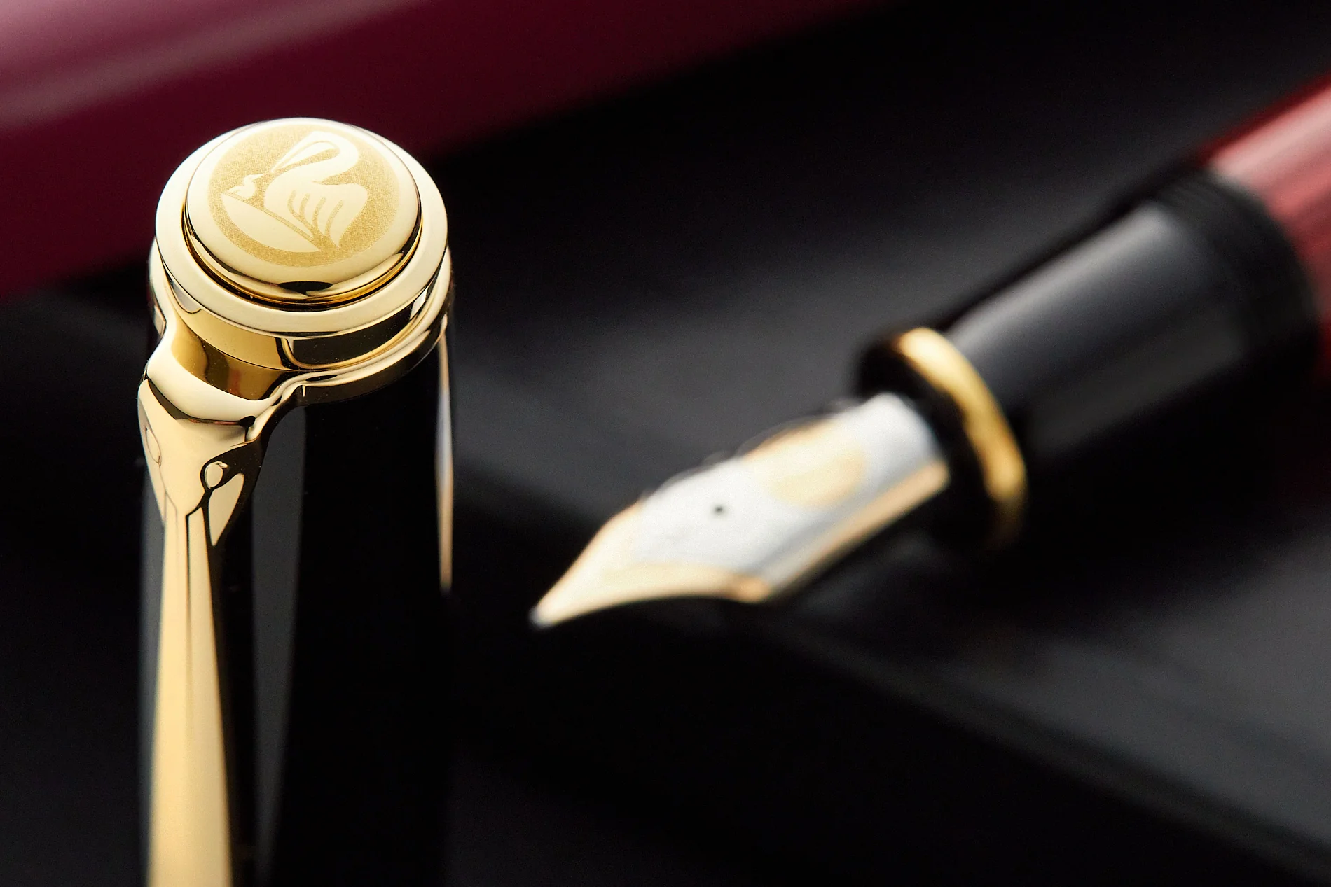 Pelikan M800 Fountain Pen - Black-Red - Image 10