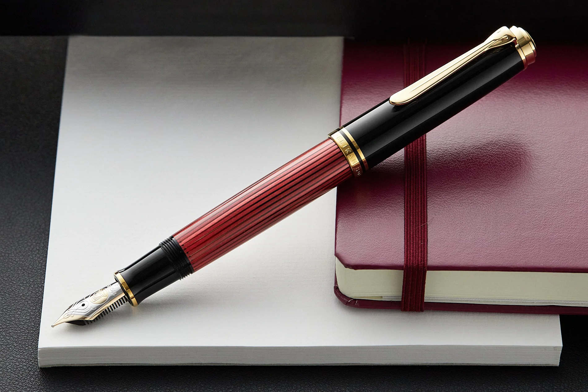Pelikan M800 Fountain Pen - Black-Red - Image 6