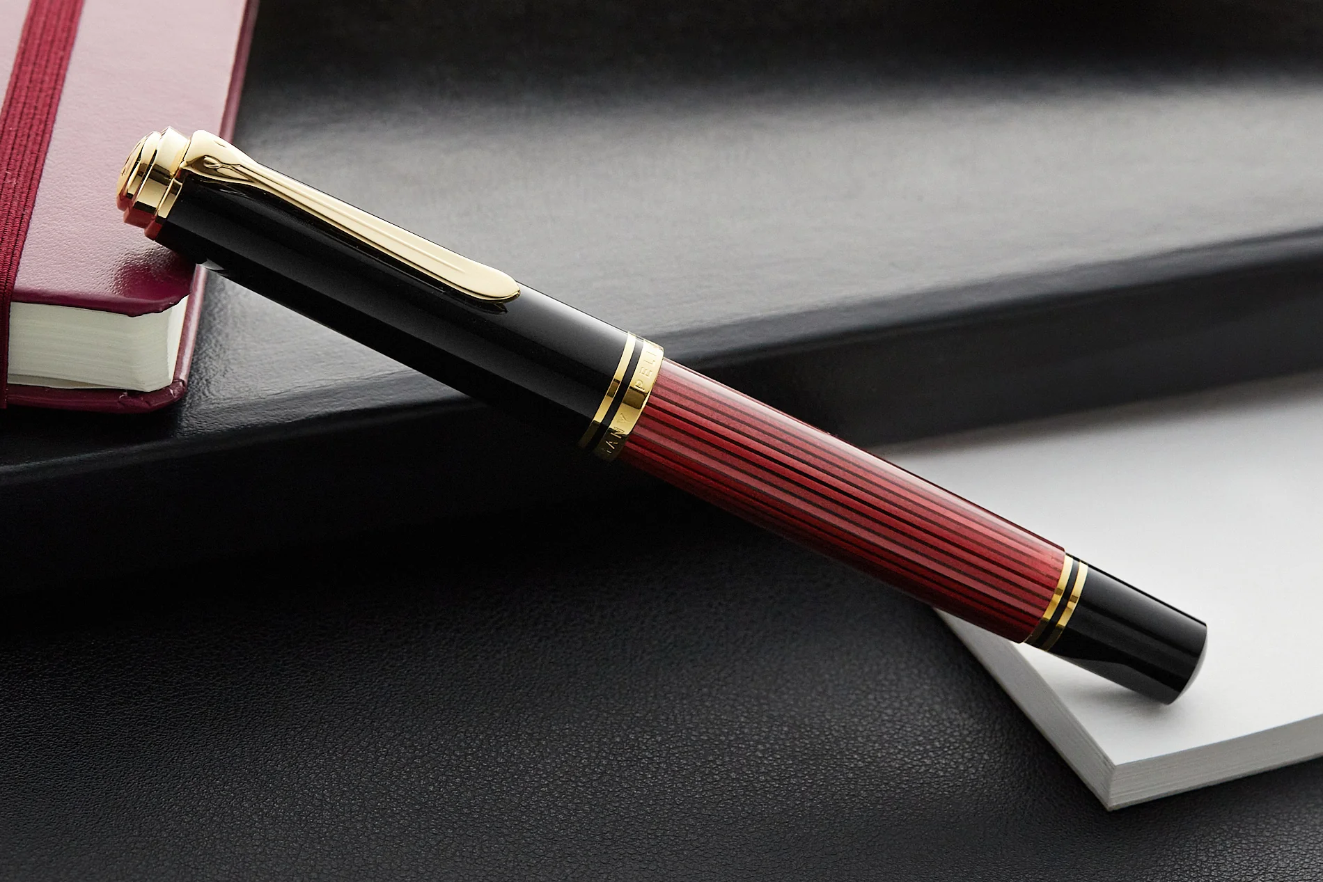 Pelikan M800 Fountain Pen - Black-Red - Image 7