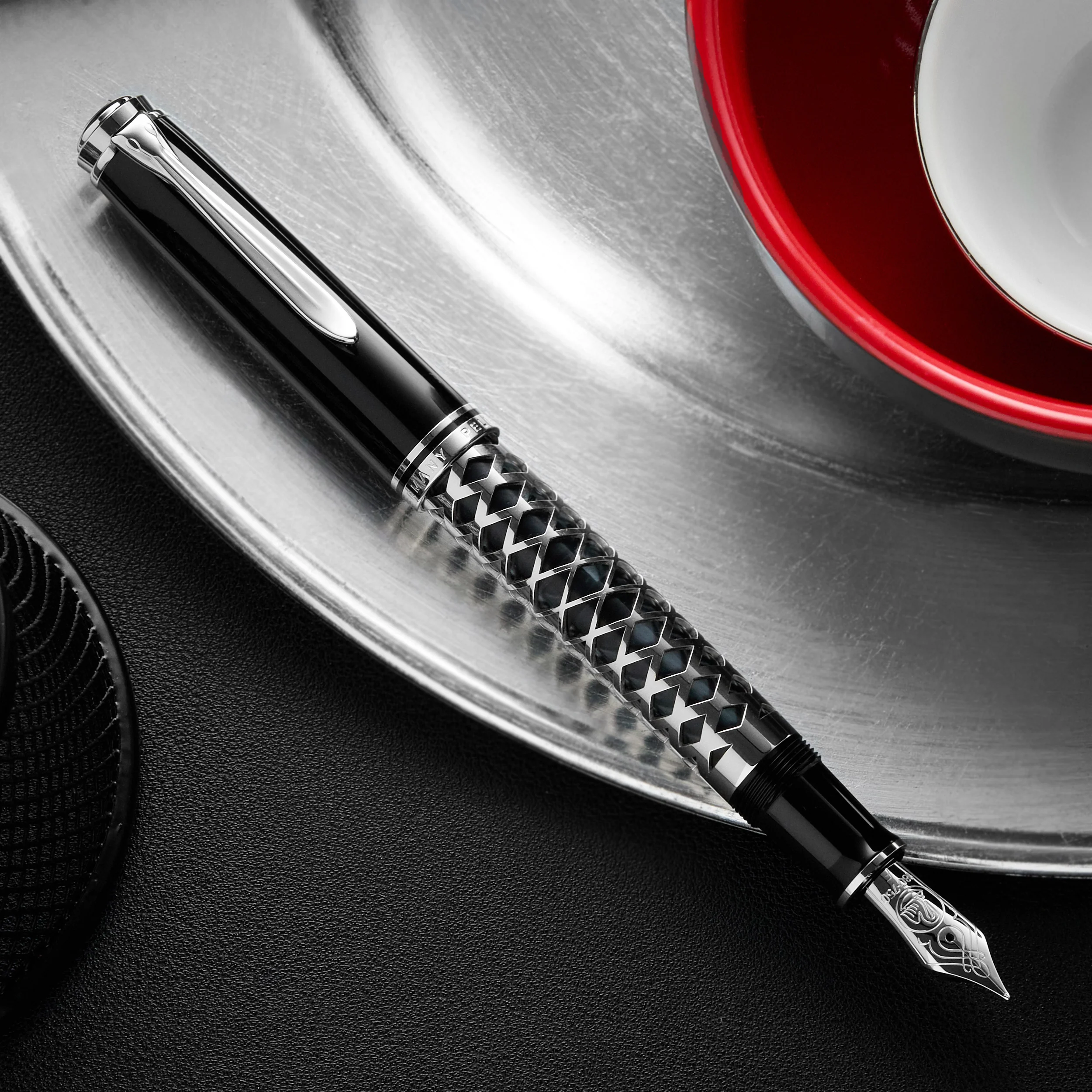 Pelikan M805 Fountain Pen - Metal Sleeve (Special Edition) - Image 2