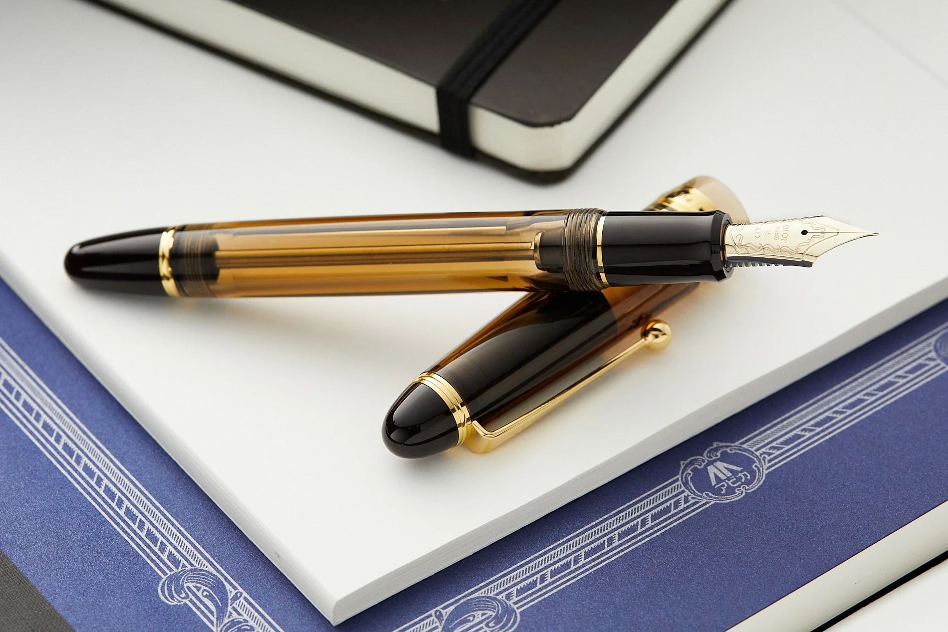Pilot Custom 823 Fountain Pen - Amber - Image 9