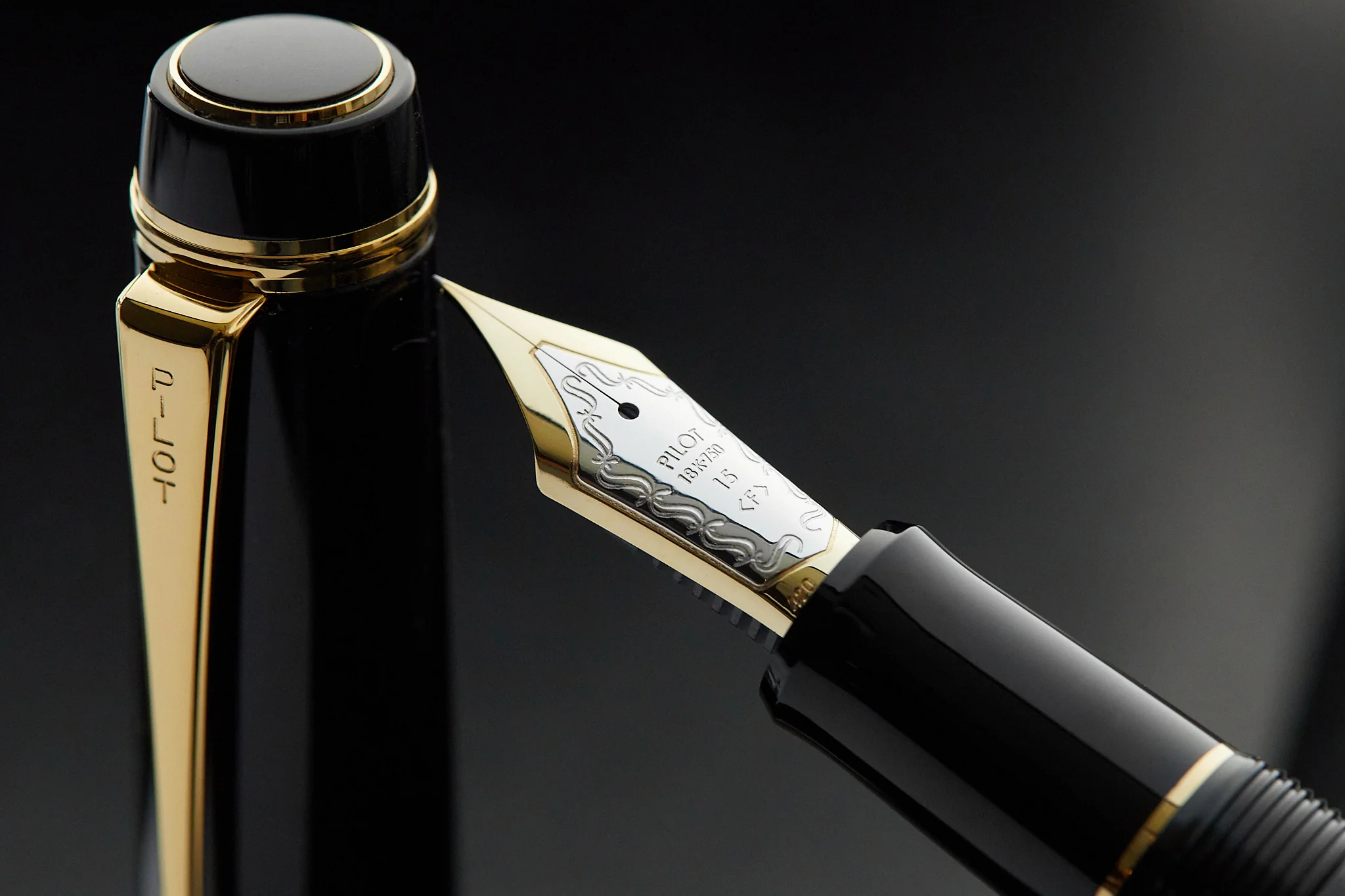 Pilot Custom 845 Urushi Fountain Pen - Black - Image 11