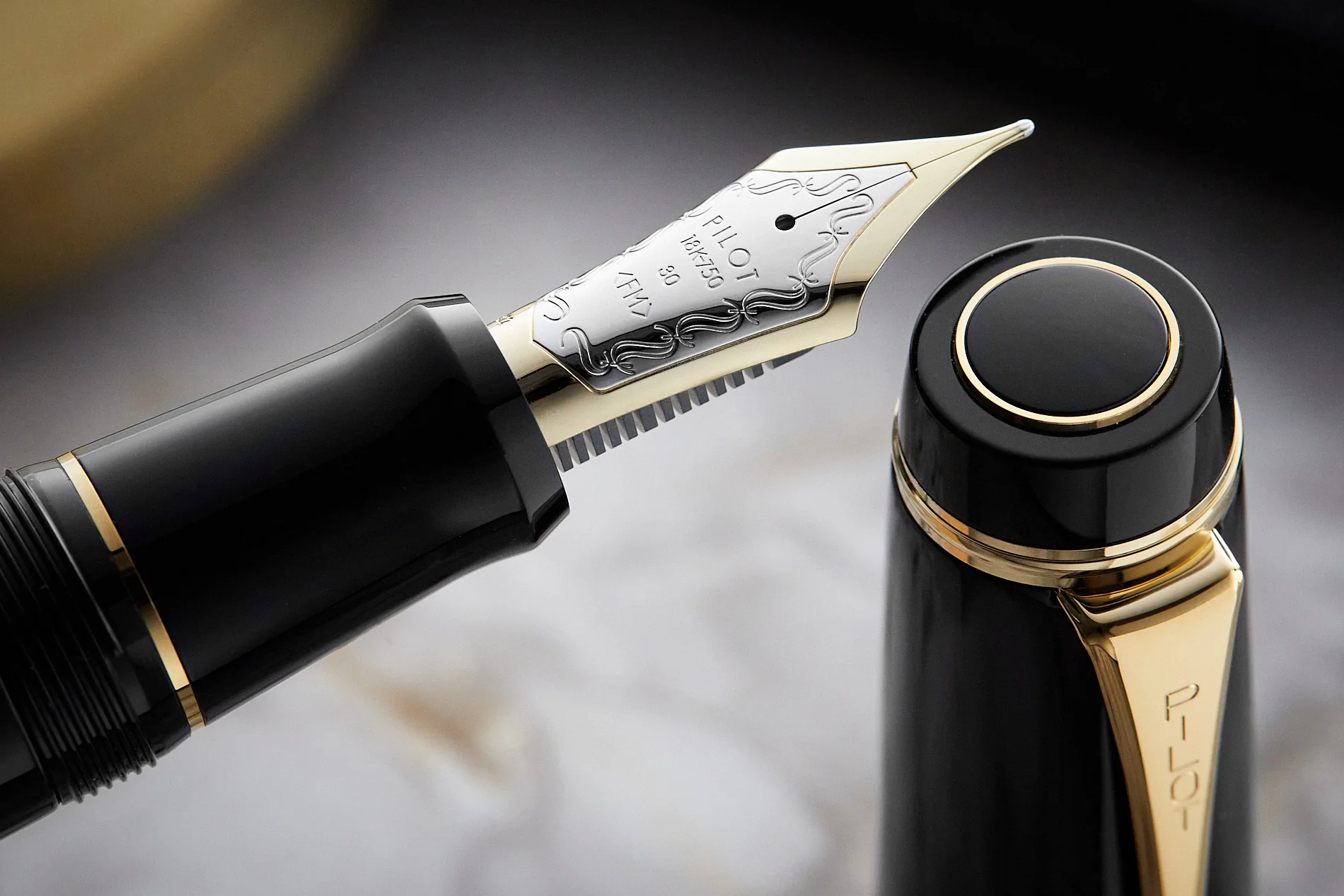 Pilot Custom Urushi Fountain Pen - Black - Image 10