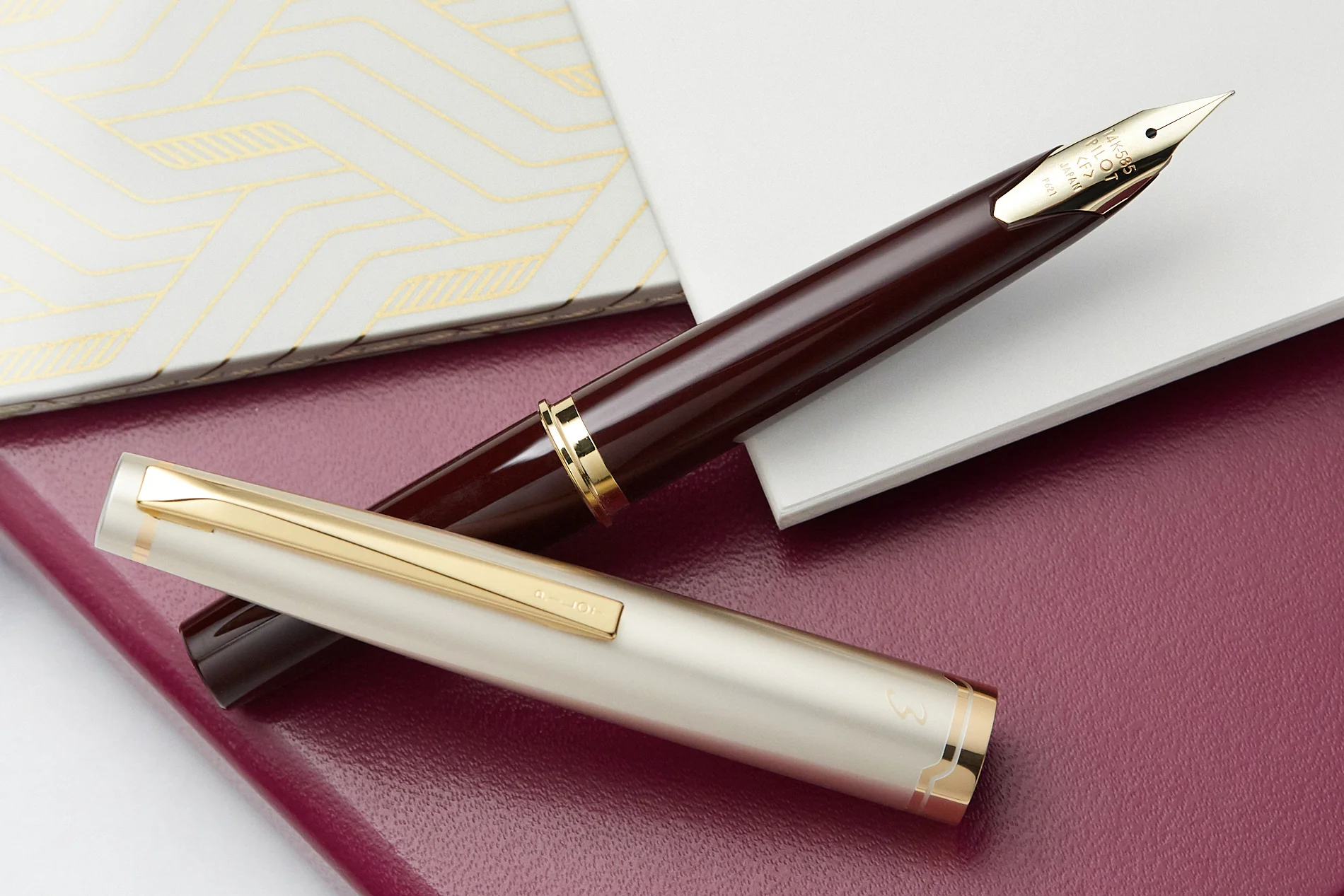Pilot E95s Fountain Pen - Burgundy/Ivory - Image 6