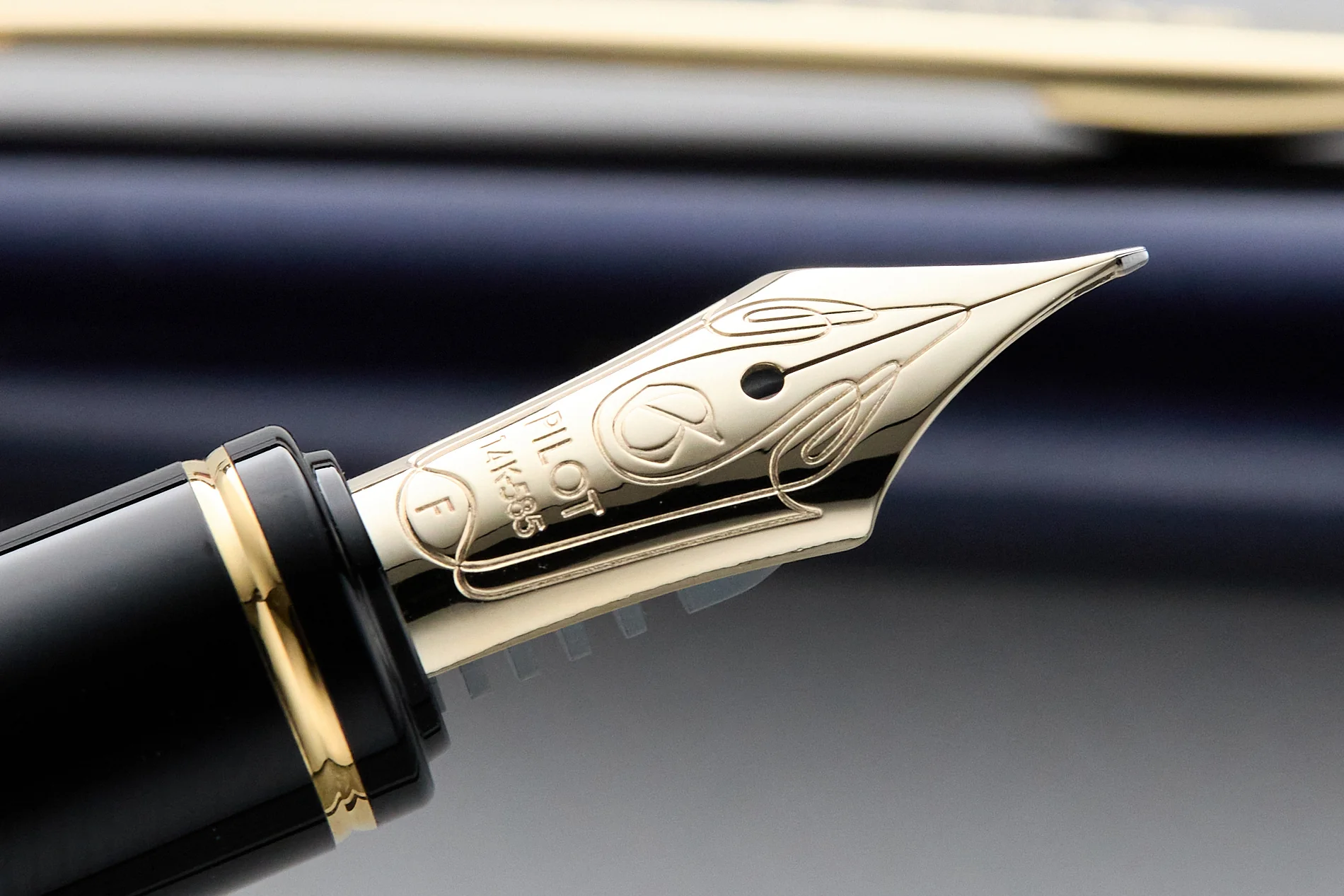 Pilot Grance Fountain Pen - Navy Blue - Image 9