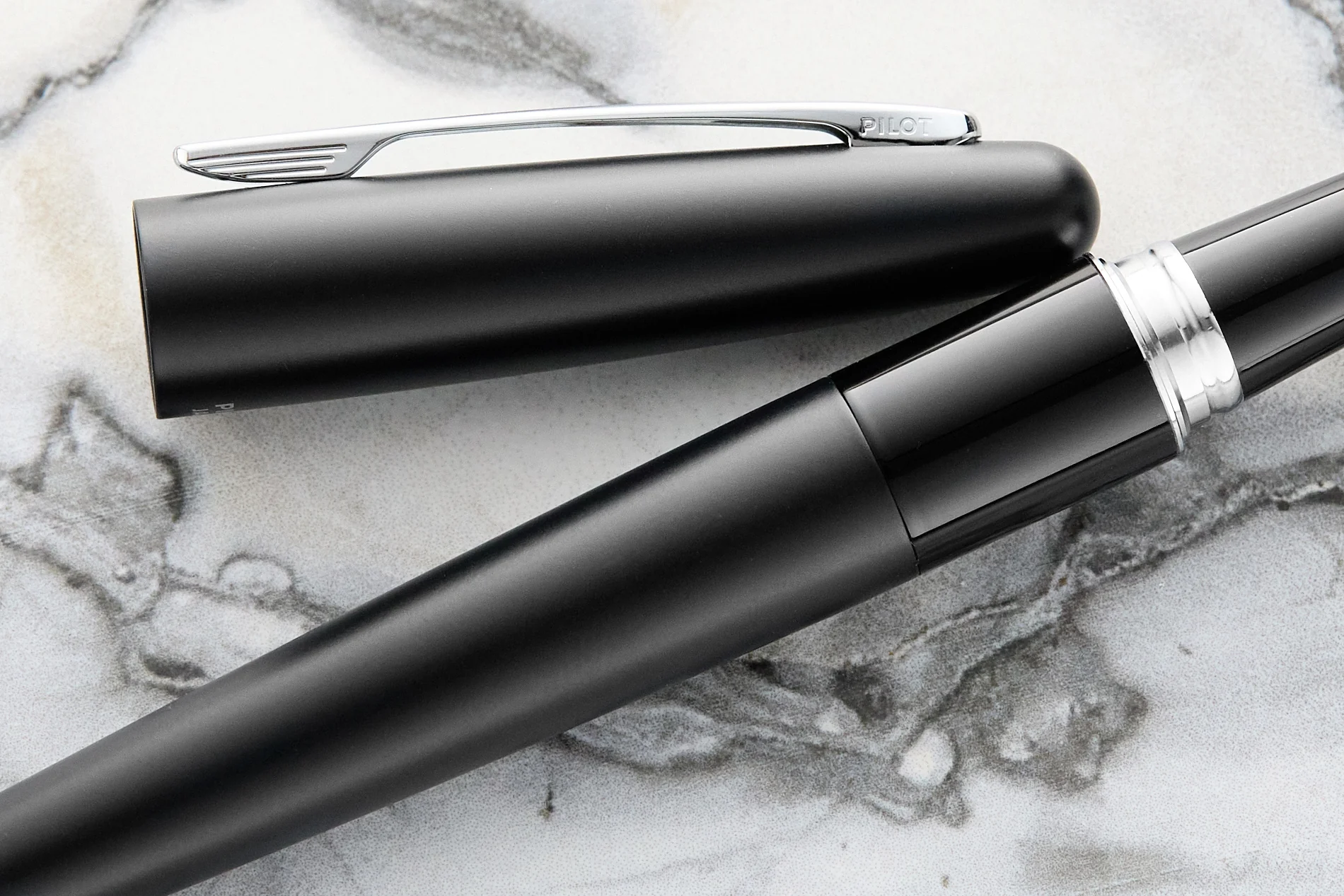 Pilot Metropolitan Fountain Pen - Black Plain - Image 10