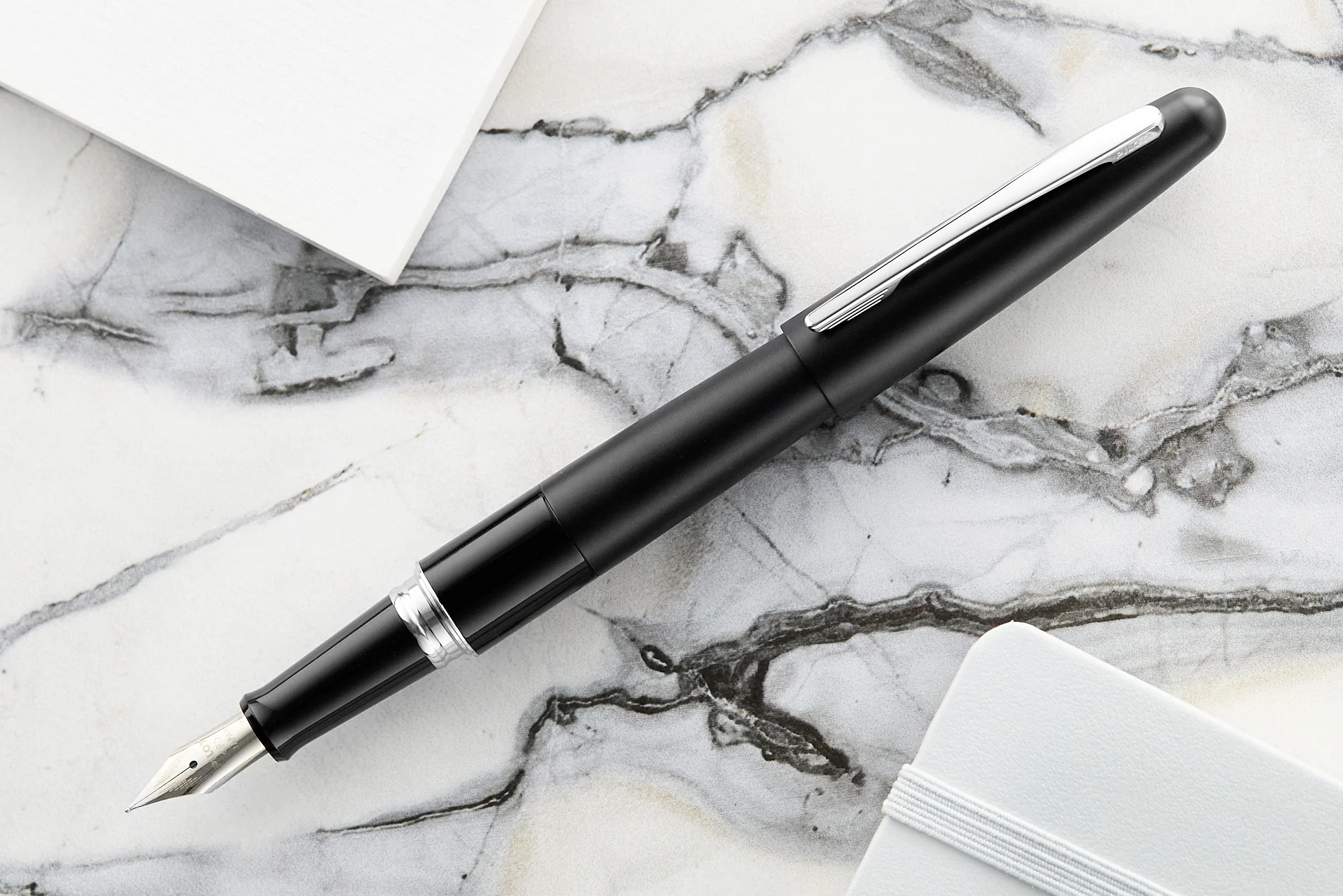 Pilot Metropolitan Fountain Pen - Black Plain - Image 7