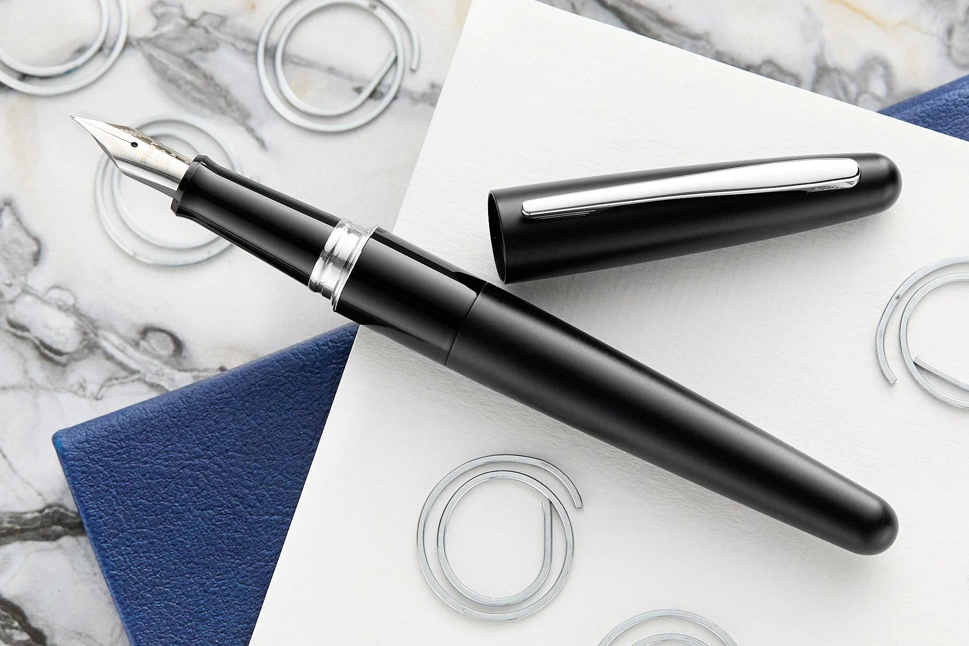 Pilot Metropolitan Fountain Pen - Black Plain - Image 8