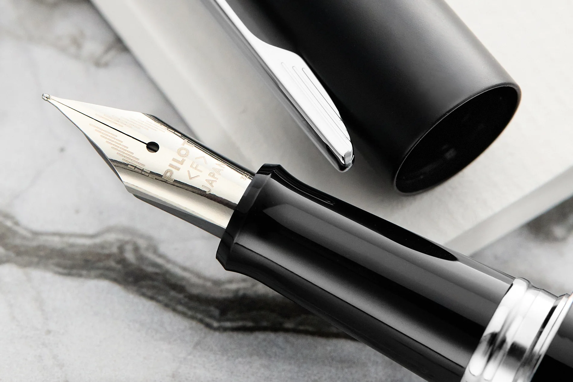 Pilot Metropolitan Fountain Pen - Black Plain - Image 9