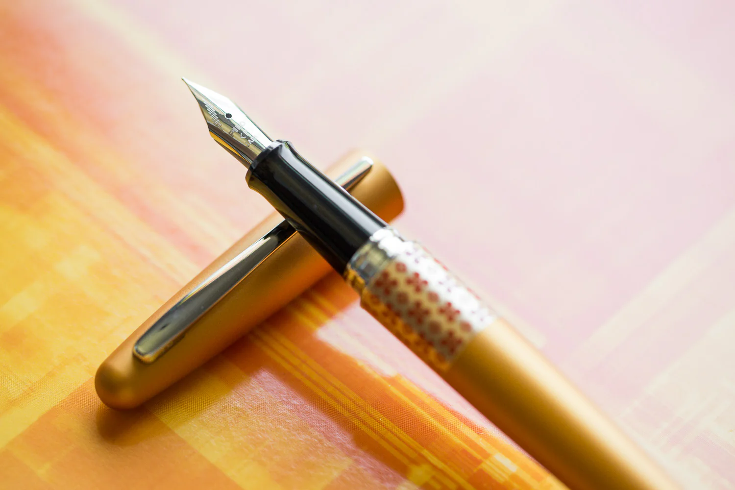 Pilot Metropolitan Fountain Pen - Retro Pop Orange - Image 10