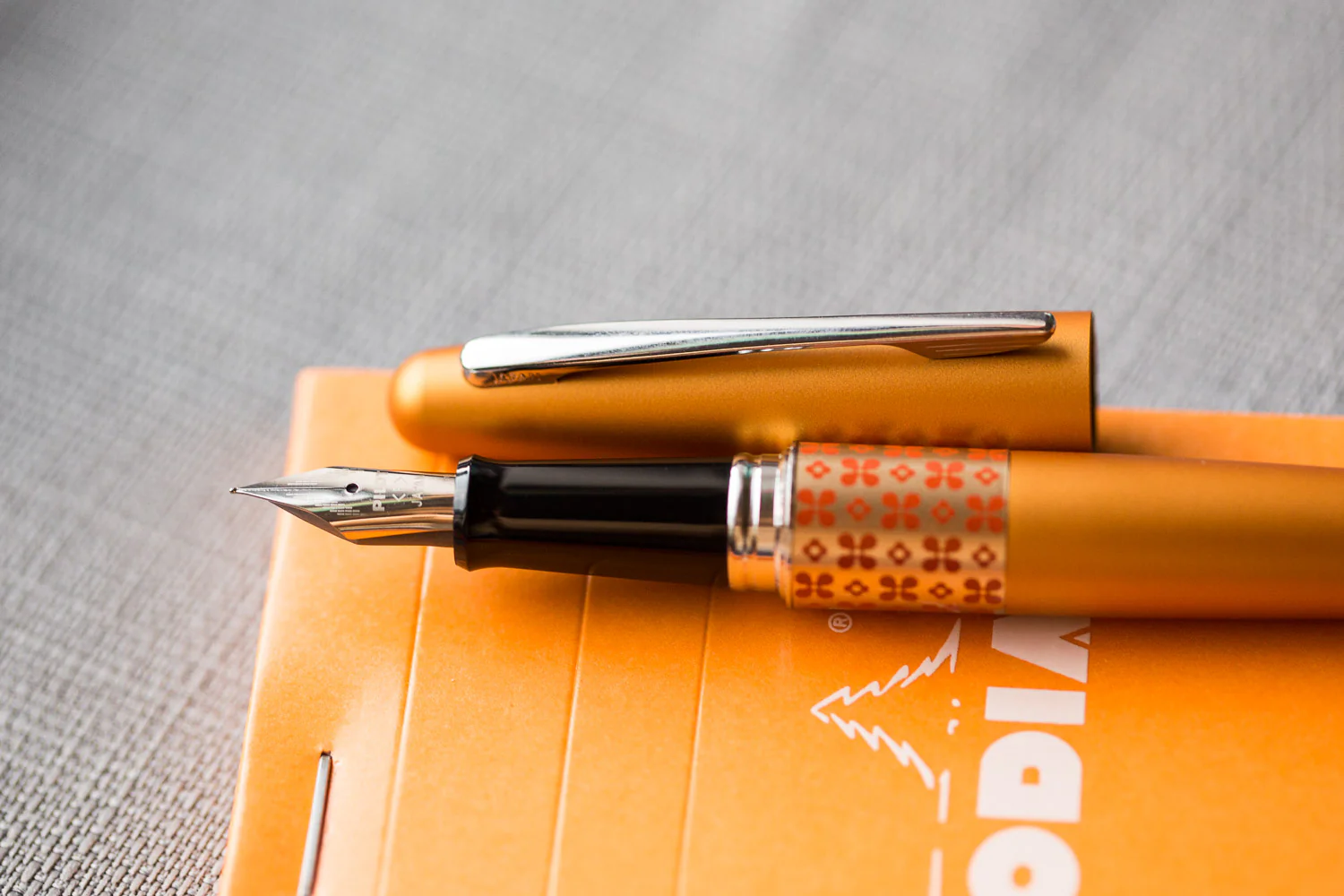 Pilot Metropolitan Fountain Pen - Retro Pop Orange - Image 8