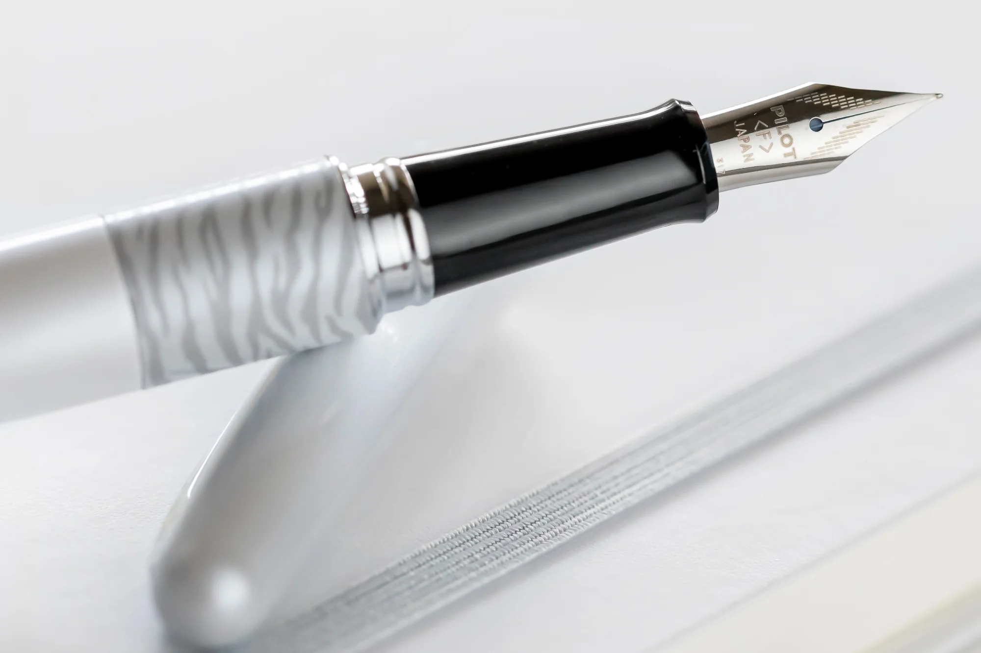 Pilot Metropolitan Fountain Pen - White Tiger - Image 7