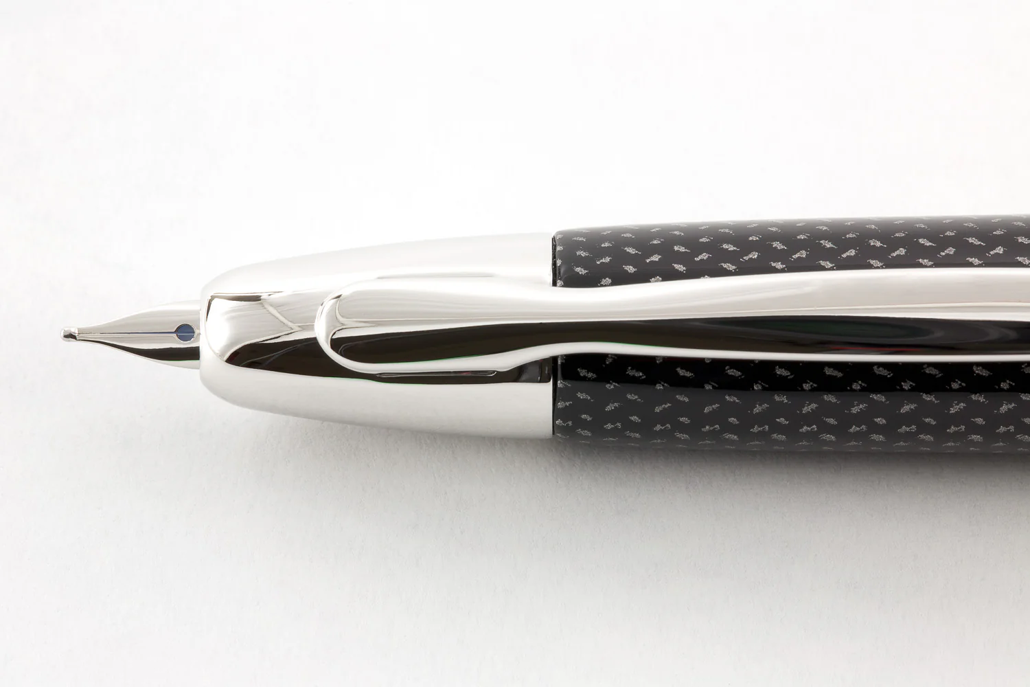Pilot Vanishing Point Fountain Pen - Black Carbonesque - Image 6