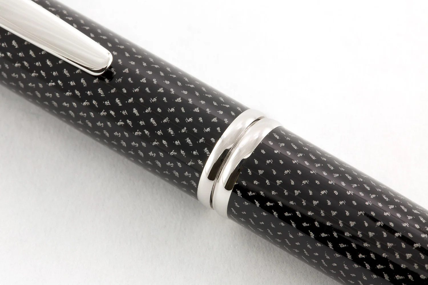 Pilot Vanishing Point Fountain Pen - Black Carbonesque - Image 7