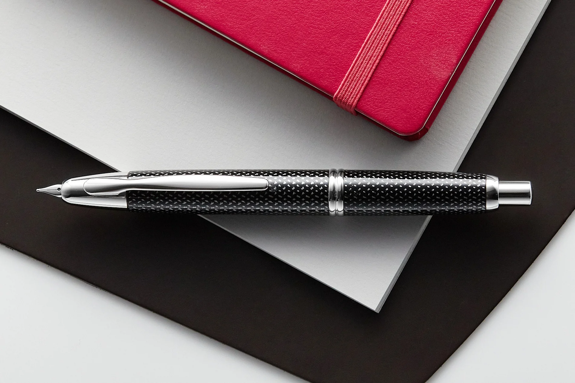 Pilot Vanishing Point Fountain Pen - Black Carbonesque - Image 8