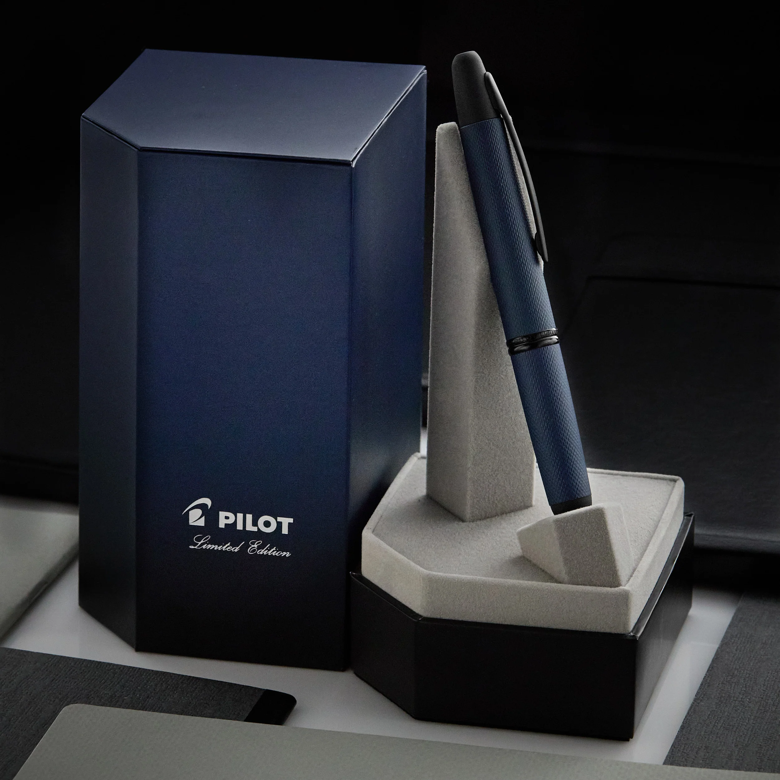 Pilot Vanishing Point Fountain Pen - Link Midnight (2025 Limited Edition) - Image 2