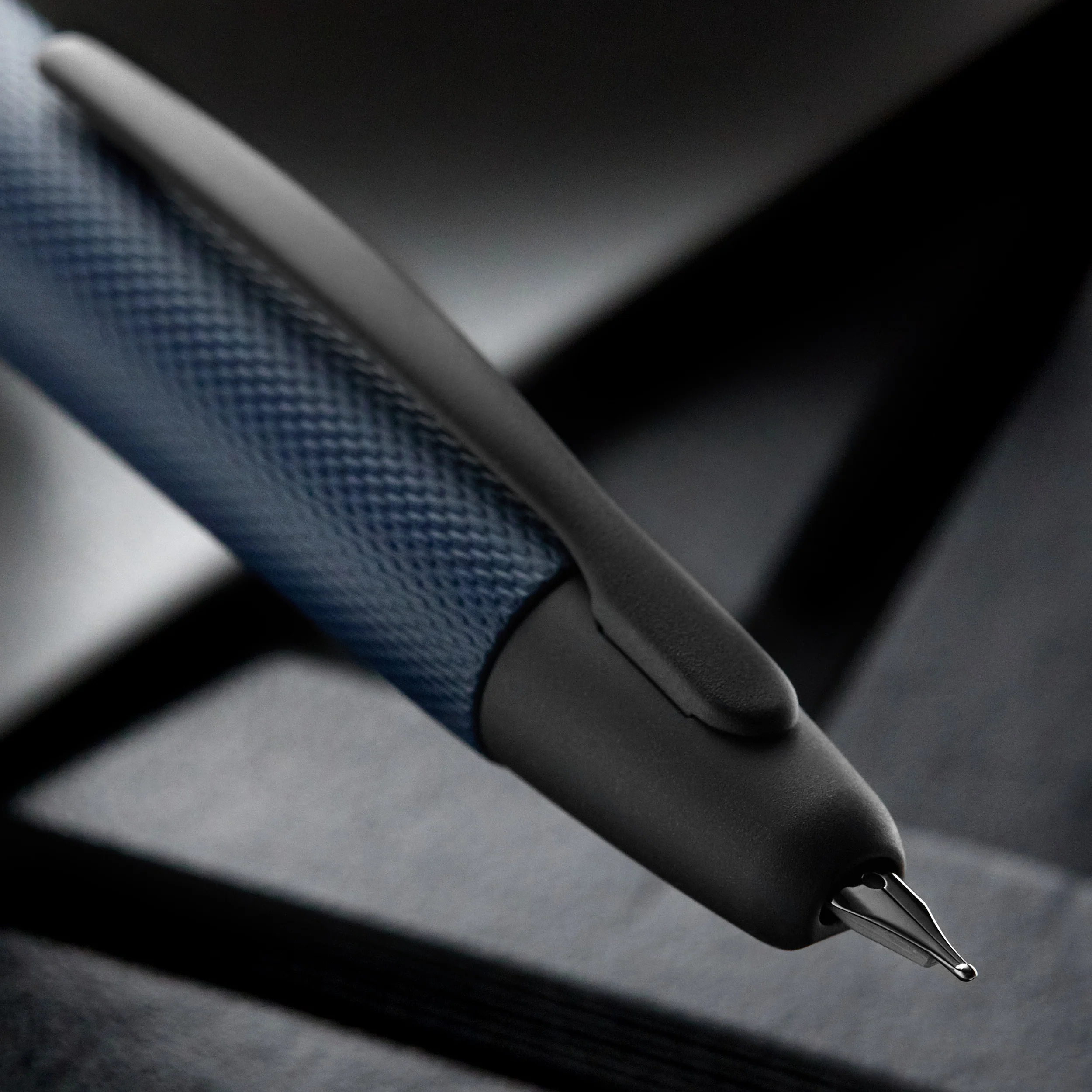 Pilot Vanishing Point Fountain Pen - Link Midnight (2025 Limited Edition) - Image 4