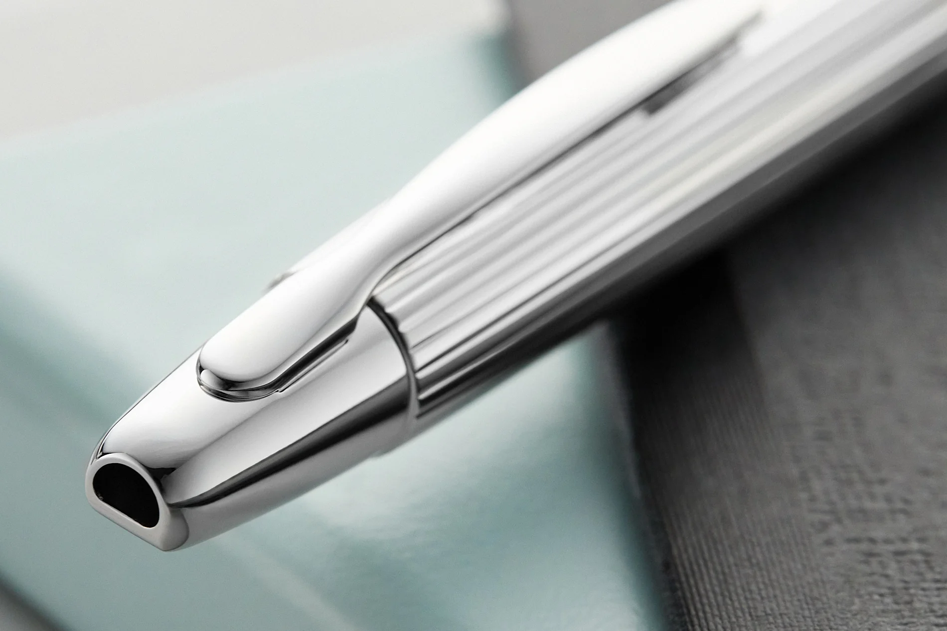 Pilot Vanishing Point Fountain Pen - Stripes - Image 10