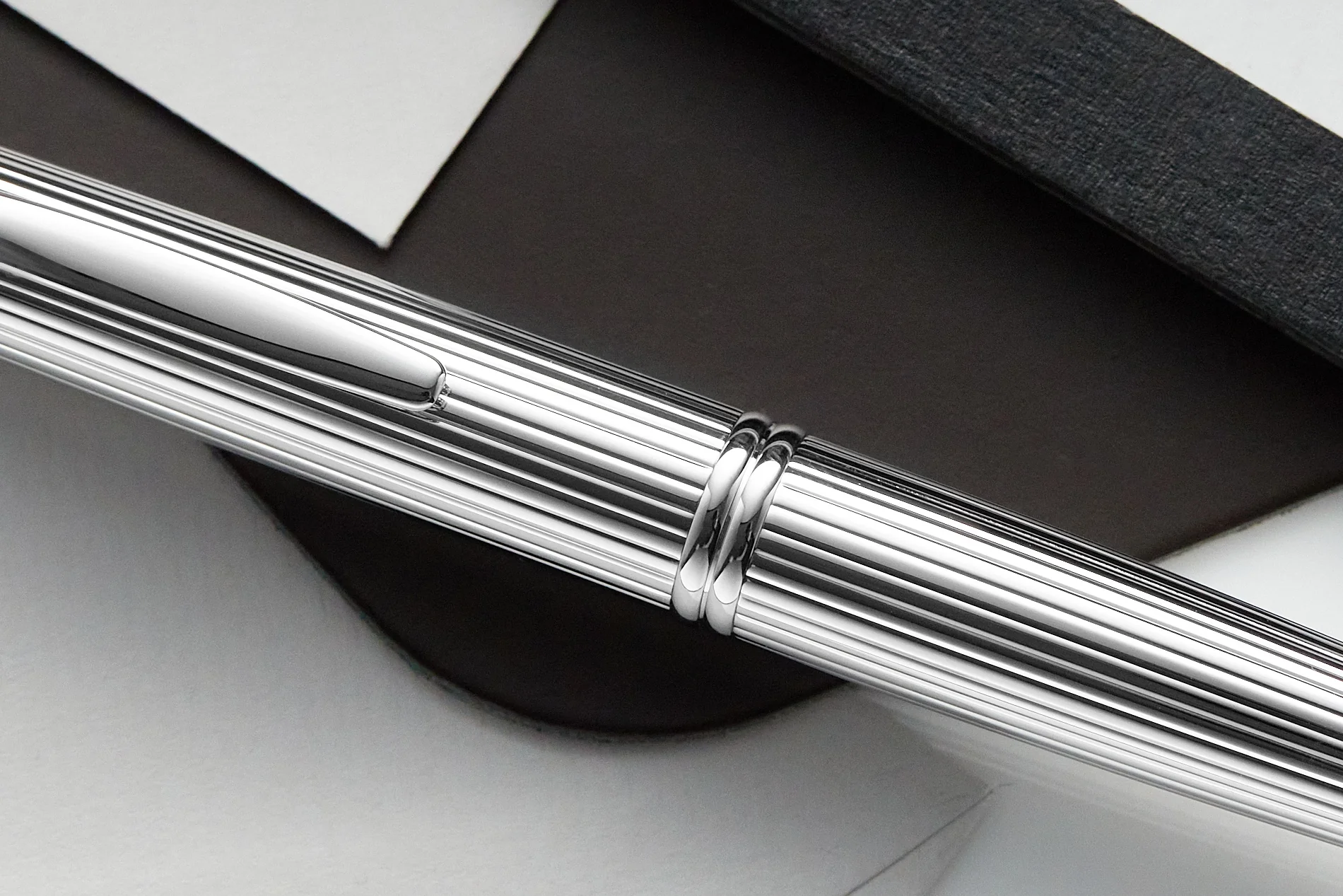 Pilot Vanishing Point Fountain Pen - Stripes - Image 12