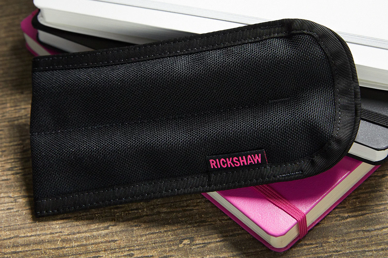 Rickshaw Bagworks 2 Pen Long Coozy - Black/Pink - Image 4