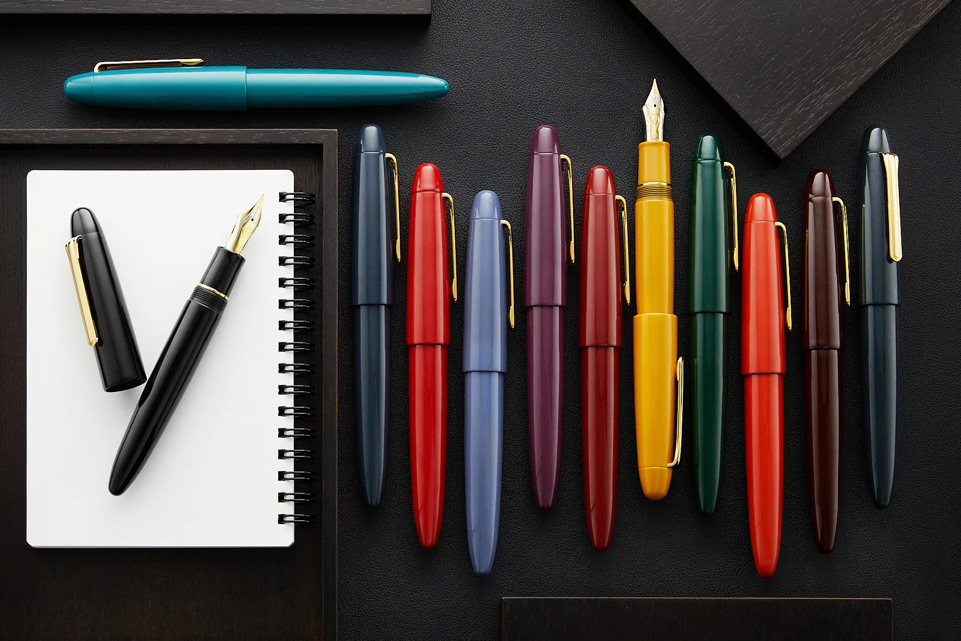 Sailor 1911 King of Pens Color Urushi Ebonite Fountain Pen - Black - Image 7