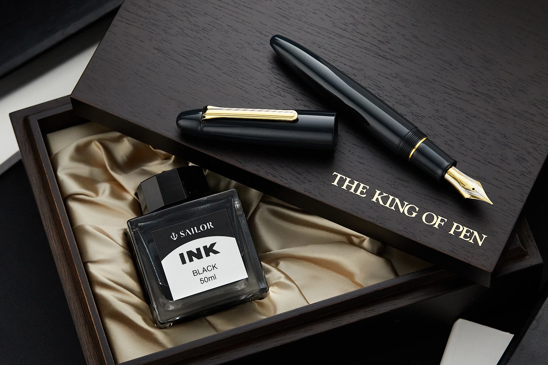 Sailor 1911 King of Pens Color Urushi Ebonite Fountain Pen - Dusk Blue - Image 3