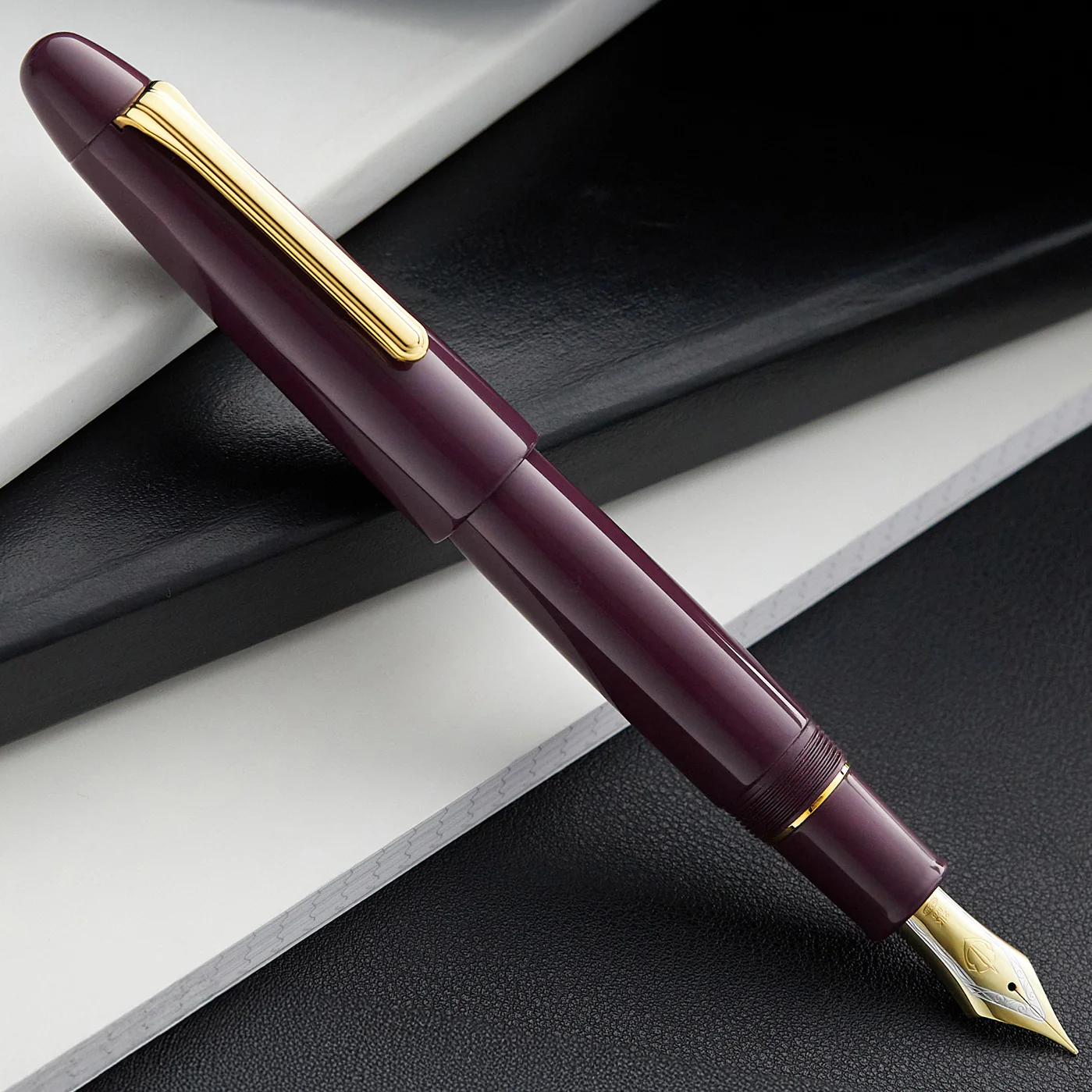 Sailor 1911 King of Pens Color Urushi Ebonite Fountain Pen - Lilac