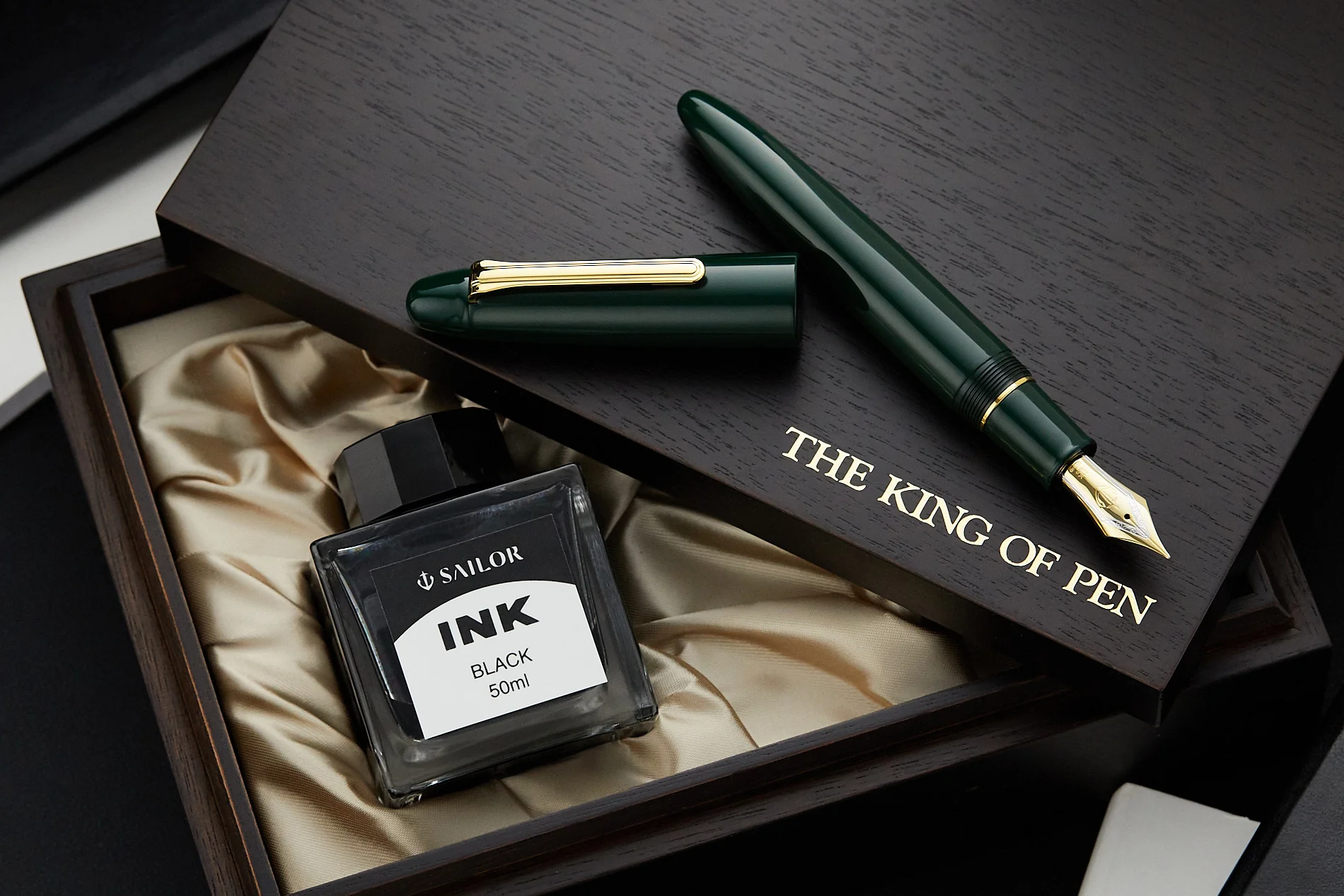 Sailor 1911 King of Pens Color Urushi Ebonite Fountain Pen - Pine Green - Image 3