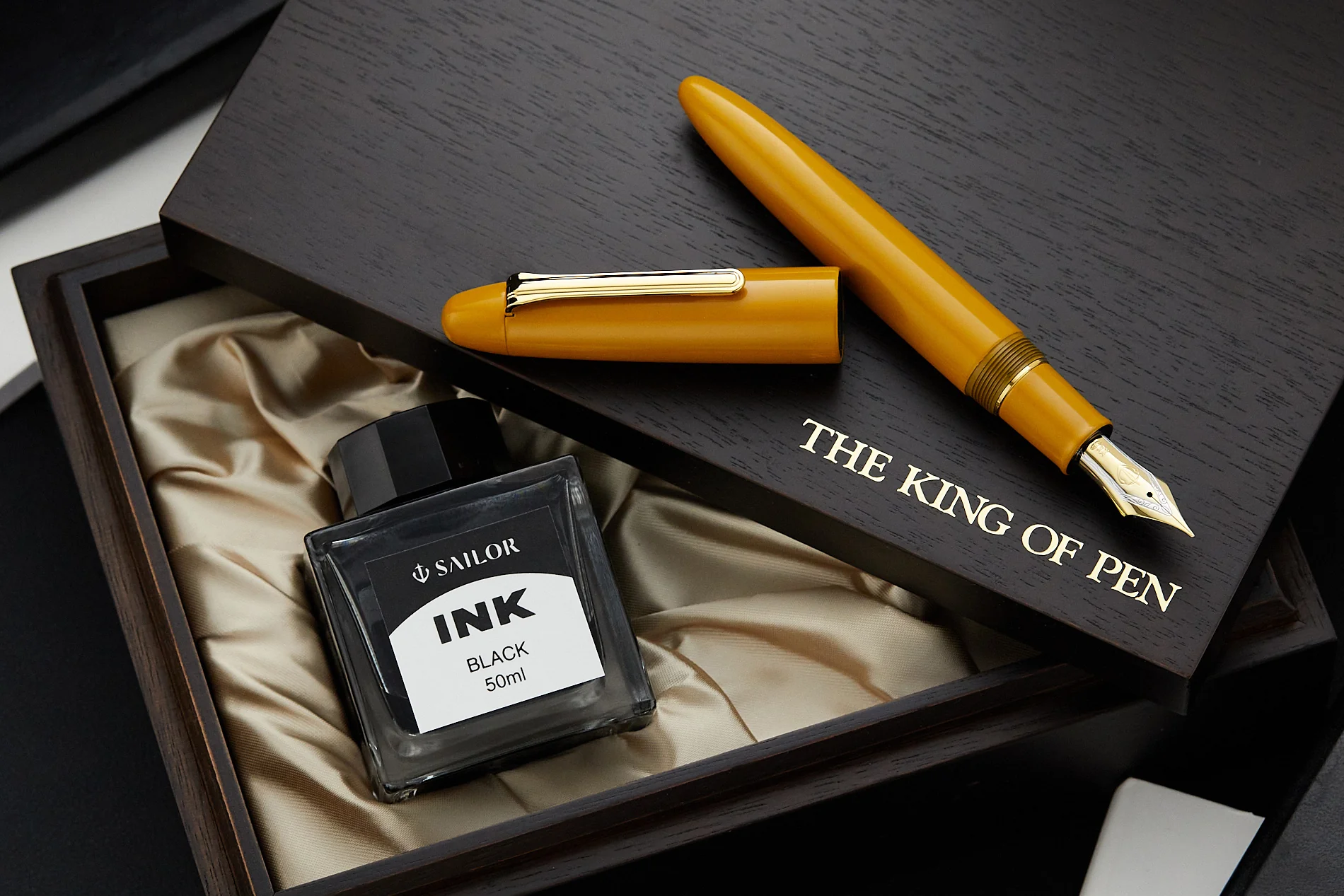 Sailor 1911 King of Pens Color Urushi Ebonite Fountain Pen - Sunflower - Image 3