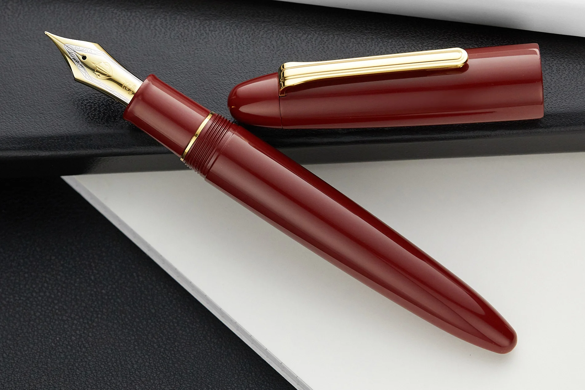 Sailor 1911 King of Pens Color Urushi Ebonite Fountain Pen - Wine Red - Image 5