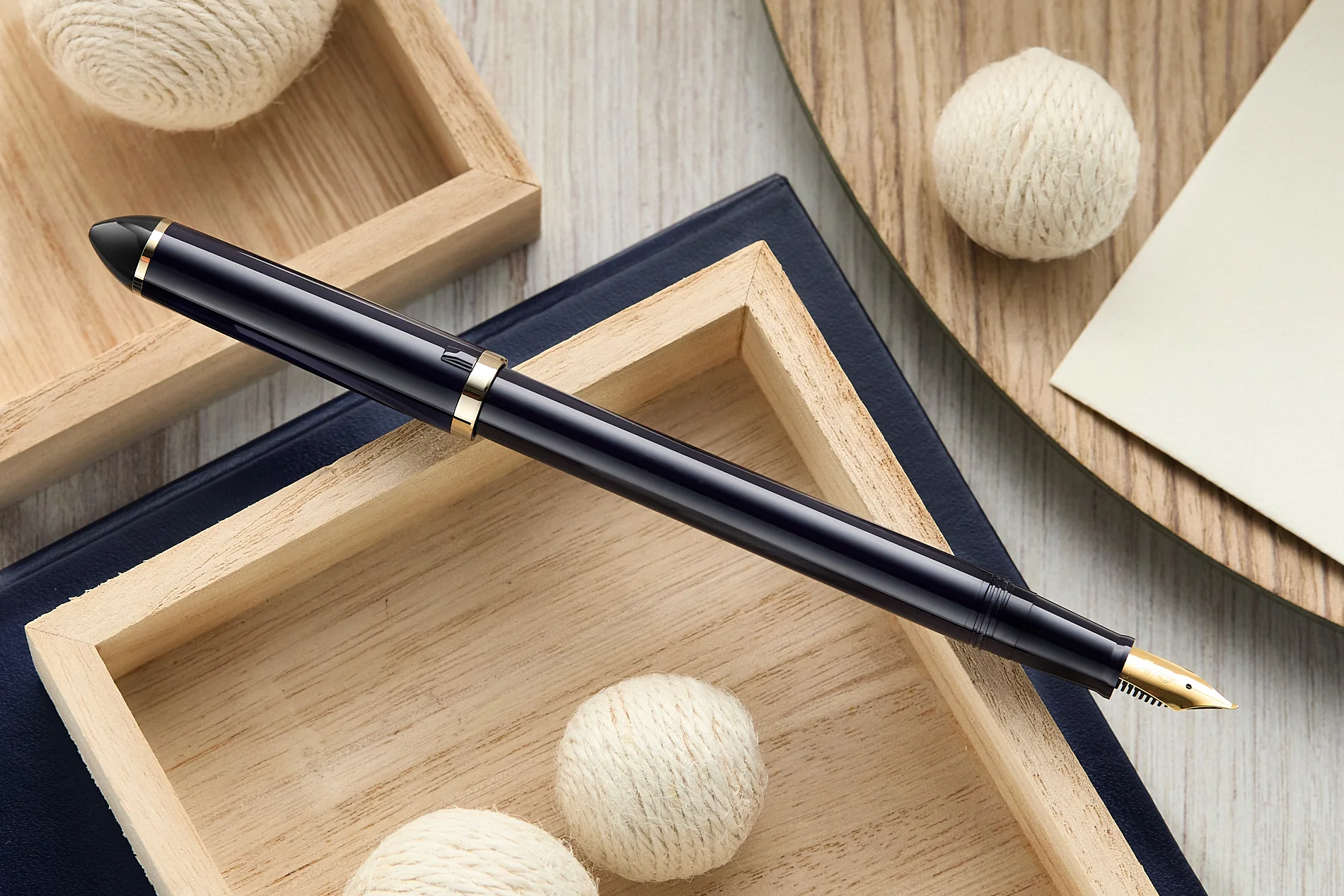 Sailor Compass Fude De Mannen Fountain Pen - Dark Blue, 40° - Image 6