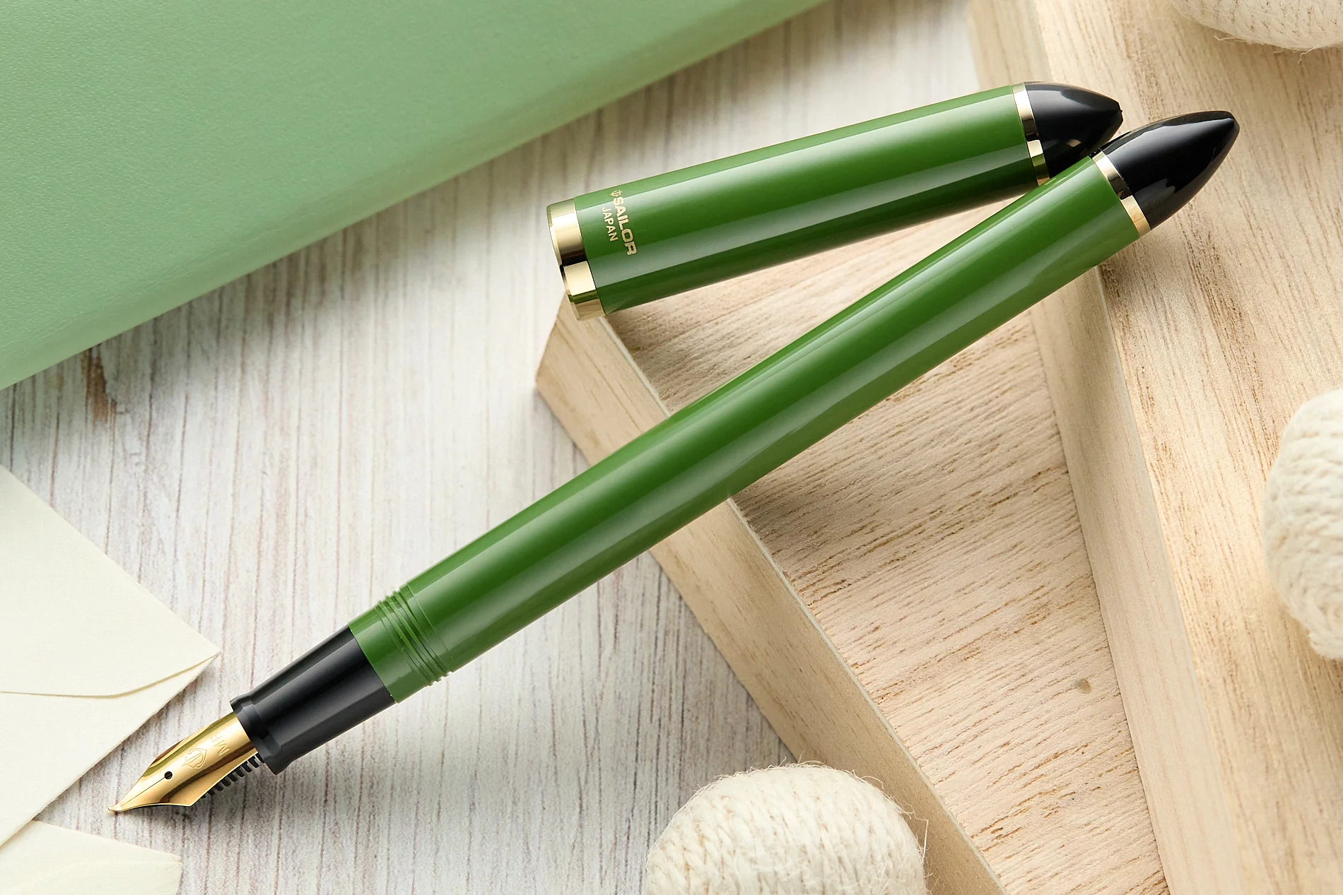 Sailor Compass Fude De Mannen Fountain Pen - Dark Green, 55° - Image 5