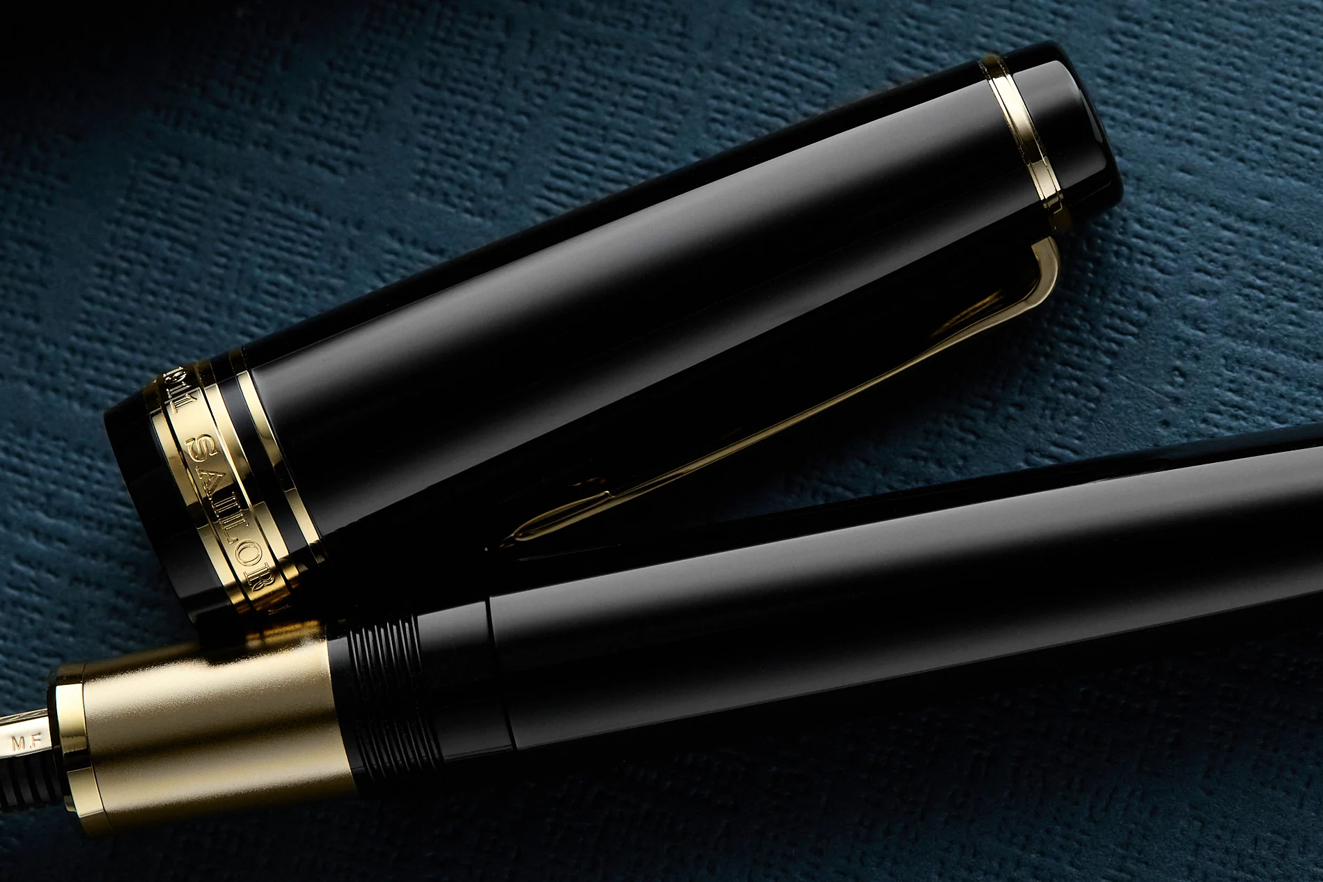 Sailor Pro Gear Fountain Pen - Roppongi Gold Matte Grip (Limited Edition) - Image 5