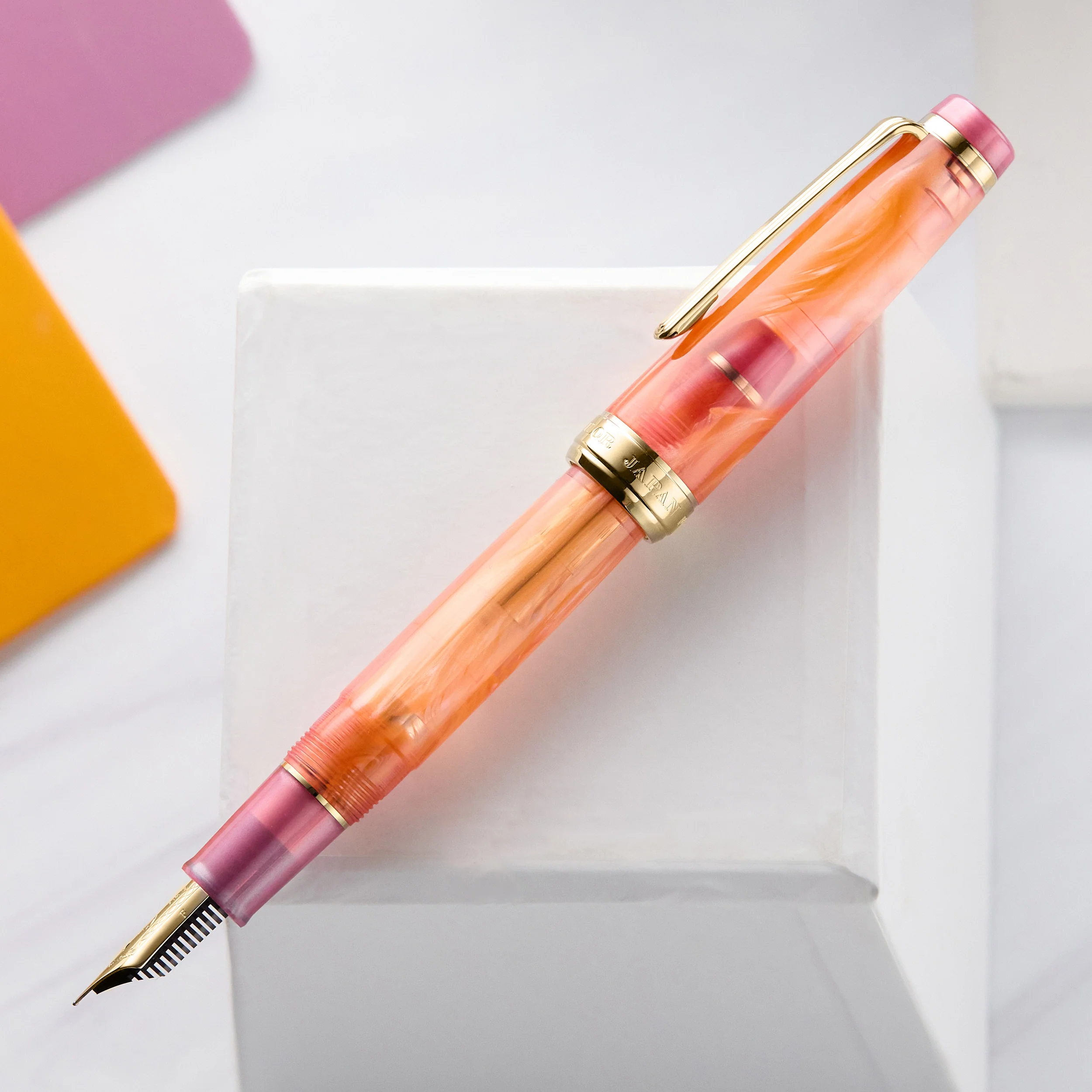 Sailor Veilio Fountain Pen - Pearl Pink (Limited Production) - Image 3