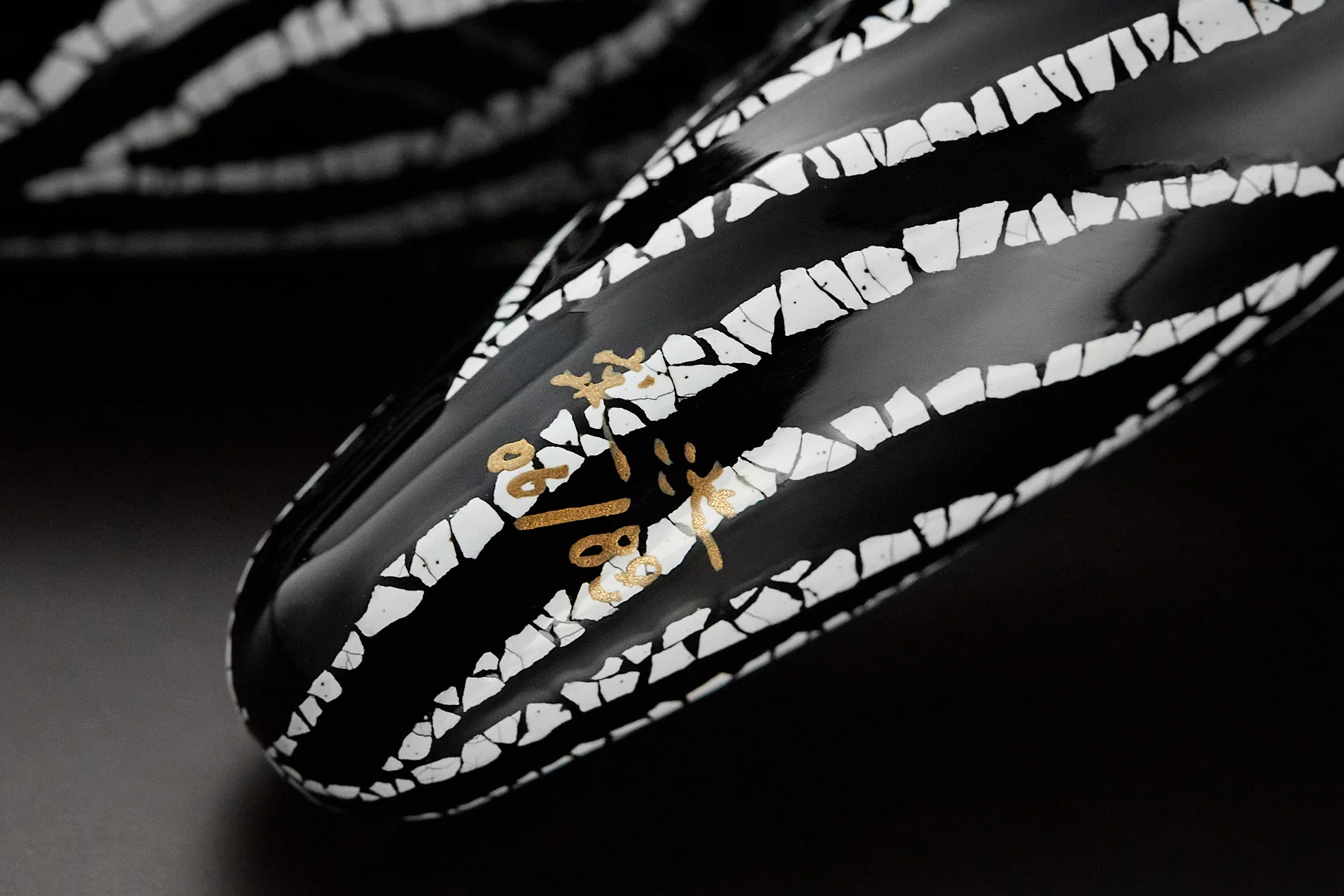 TACCIA Empress Fossils in the Sky Fountain Pen - Shadow (Limited Edition) - Image 6