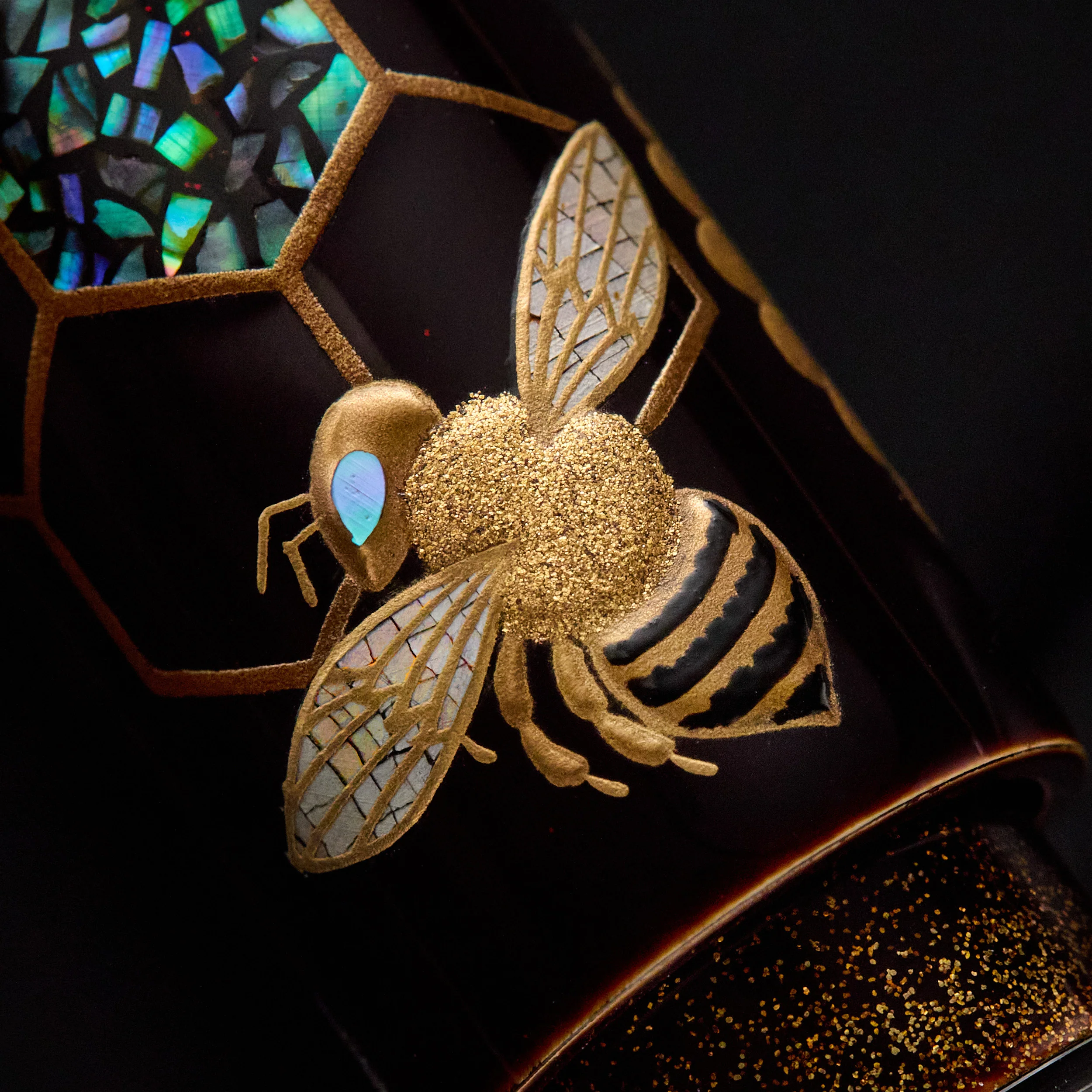 TACCIA Empress Maki-e Fountain Pen - Imperial Honeybee (Limited Edition) - Image 8