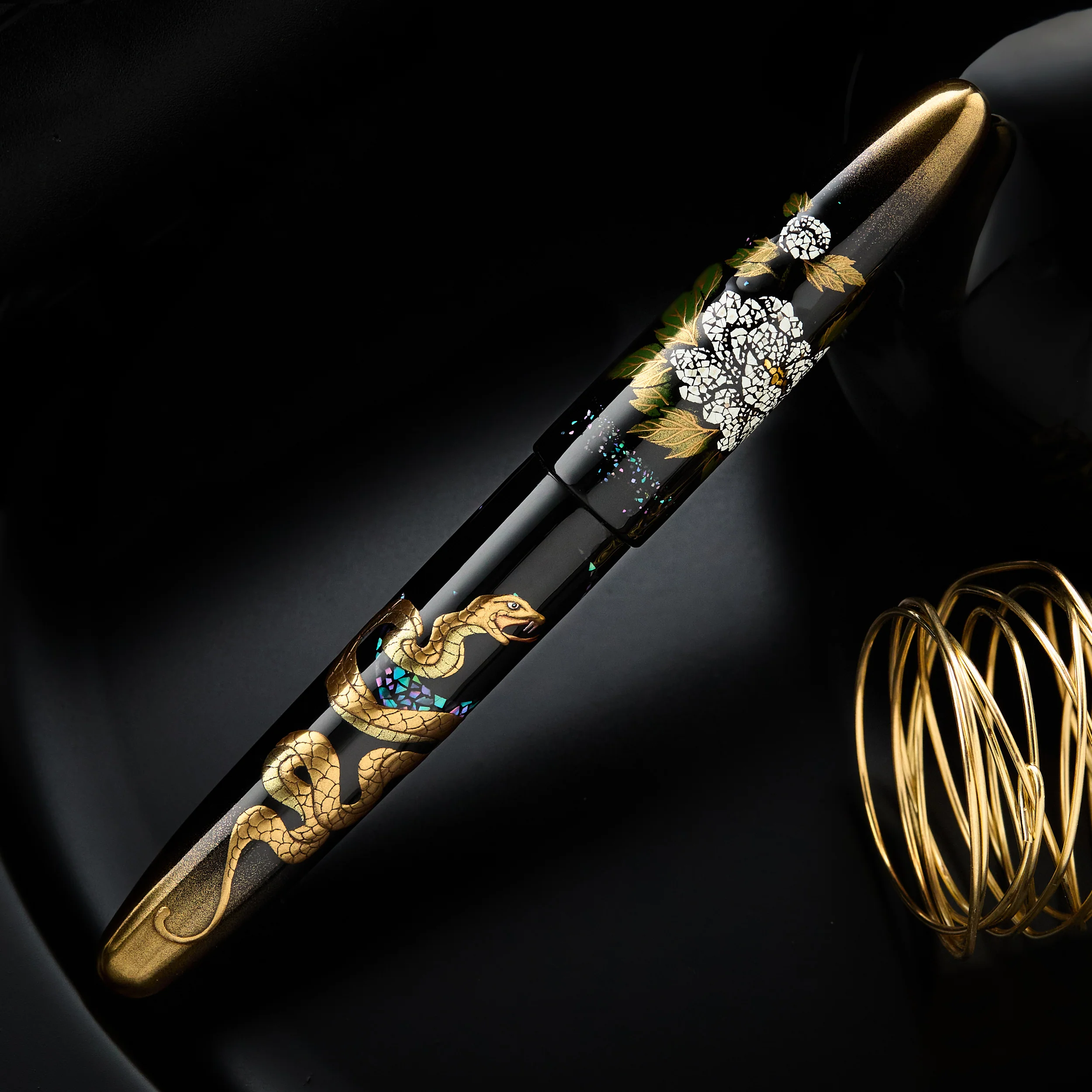 TACCIA Empress Maki-e Fountain Pen - Serpent (Limited Edition) - Image 3