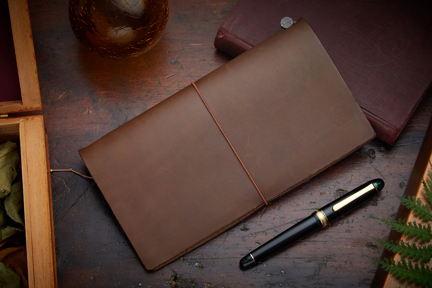 Traveler's Notebook - Brown (Regular) - Image 7