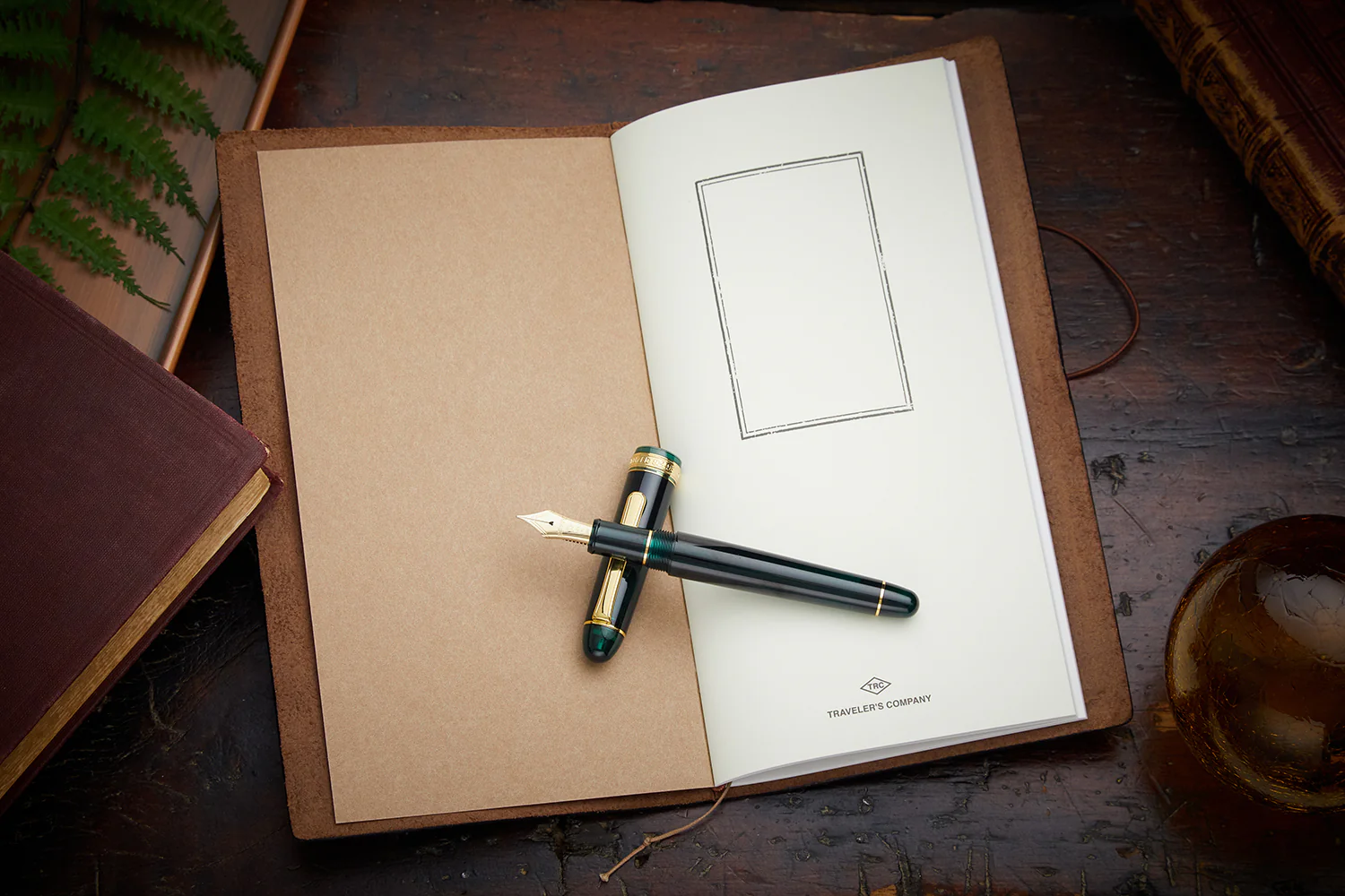 Traveler's Notebook - Brown (Regular) - Image 8