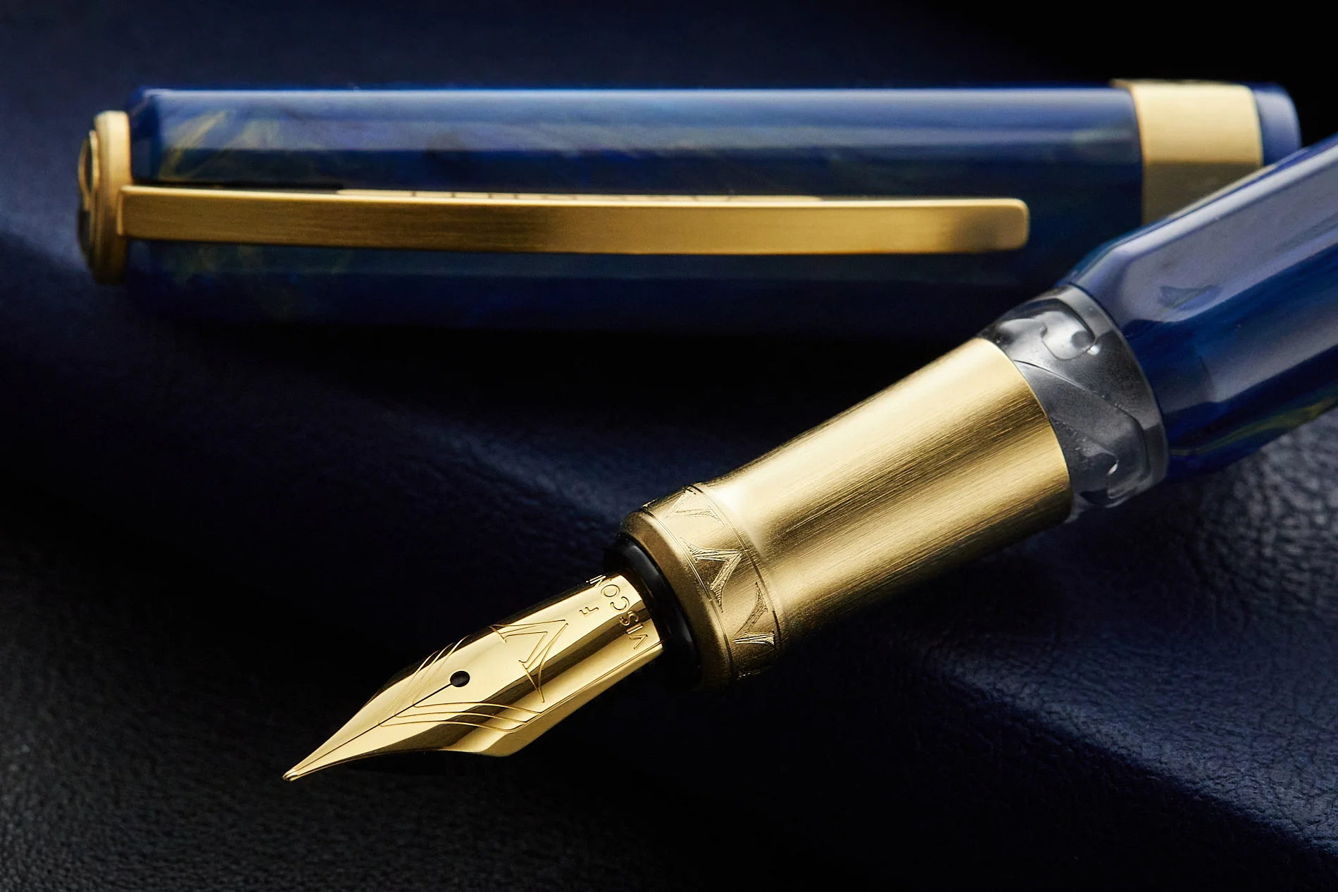 Visconti Opera Gold Fountain Pen - Blue - Image 7